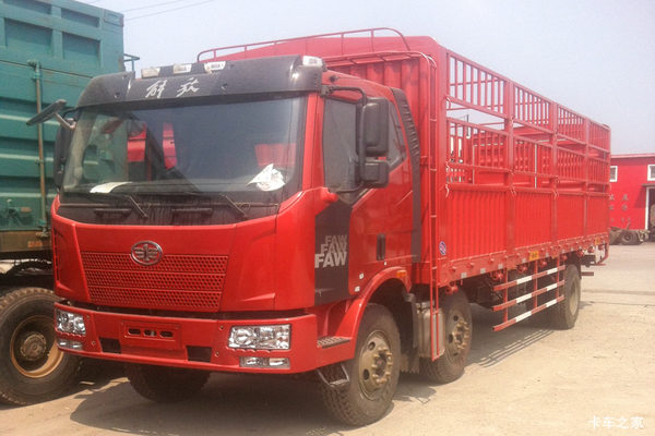 一汽解放 J6L中卡 复合型 220马力 6X2 9.7米仓栅式载货车(CA5250CCYP62K1L8T3E5)