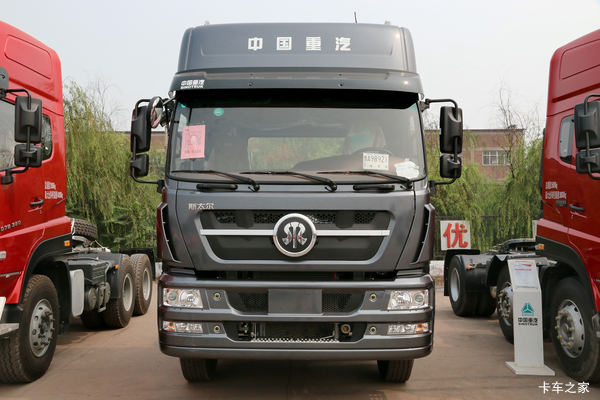 中国重汽 斯太尔D7B重卡 380马力 6X4牵引车