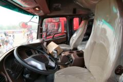 中国重汽 斯太尔D7B重卡 380马力 6X4牵引车(ZZ4253N3241D1BN)