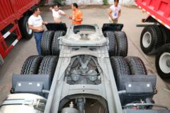 中国重汽 斯太尔D7B重卡 380马力 6X4牵引车(ZZ4253N3241D1BN)