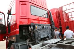 中国重汽 斯太尔D7B重卡 380马力 6X4牵引车(ZZ4253N3241D1BN)