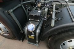 中国重汽 斯太尔D7B重卡 380马力 6X2牵引车(ZZ4253N27C1D1N)