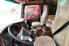 中国重汽 斯太尔M5G重卡 310马力 8X4 9.6米仓栅式载货车(ZZ1313N466GD1)