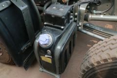 中国重汽 斯太尔M5G重卡 310马力 8X4 9.6米仓栅式载货车(ZZ1313N466GD1)
