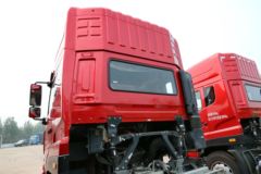 中国重汽 斯太尔M5G重卡 310马力 8X4 9.6米仓栅式载货车(ZZ1313N466GD1)