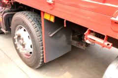 中国重汽 斯太尔M5G重卡 310马力 8X4 9.6米仓栅式载货车(ZZ1313N466GD1)