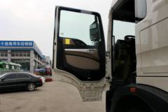中国重汽 HOWO T5G重卡 280马力 6X2载货车底盘(ZZ1207N56CGD1)