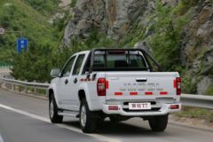 骐铃汽车 T7 2016款 尊贵版 2.8L柴油 两驱 标厢双排皮卡