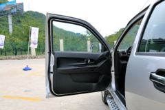 骐铃汽车 T7 2016款 尊贵版 2.8L柴油 两驱 标厢双排皮卡