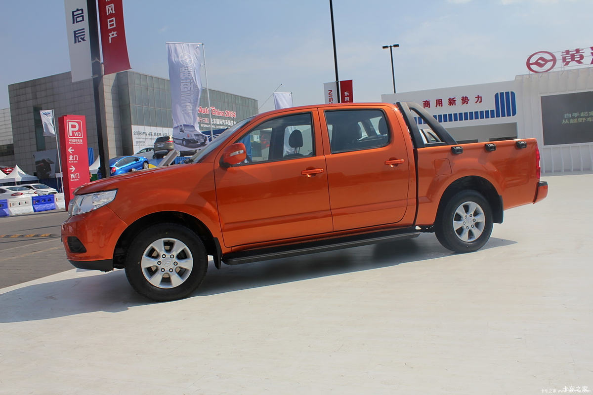 黄海 N2 至尊版 2015款 2.4L汽油 四驱 双排皮卡