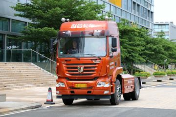 联合V系&nbsp;牵引车外观                                                图片