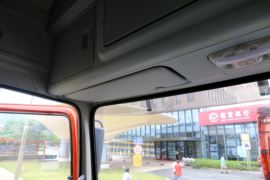 联合V系&nbsp;牵引车驾驶室                                               图片