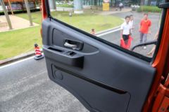 联合卡车 V290重卡 290马力 4X2牵引车(SQR4181D6Z-3)