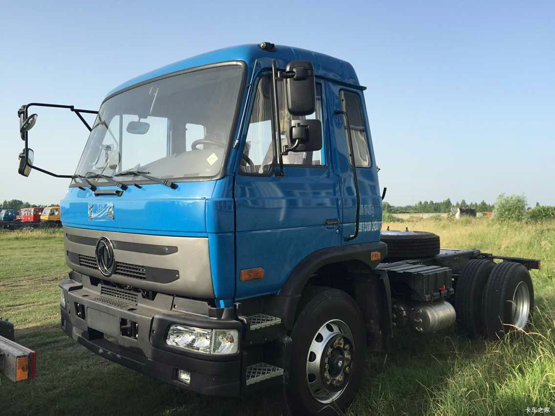 东风新疆(原创普) 中卡 210马力 4X2牵引车