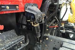 东风新疆(原创普) 重卡 350马力 4X2高顶牵引车(EQ4180WZ4D)