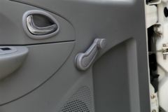 东风 多利卡D6 115马力 4X2 3300轴距单排危化品运输车底盘