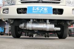 东风 多利卡D6 115马力 4X2 3300轴距单排危化品运输车底盘