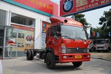 重汽王牌 7系中卡 160马力 4X2 6.1米仓栅式载货车底盘(CDW5121CCYHA1R4)