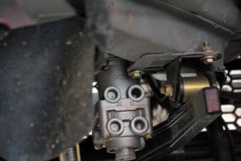 王牌7系&nbsp;载货车底盘                                                图片