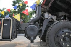 重汽王牌 7系中卡 160马力 4X2 6.1米仓栅式载货车底盘(CDW5121CCYHA1R4)