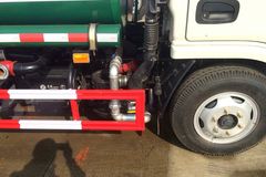 东风 多利卡D6 102马力 4X2 洒水车(DFA1070SJ35D6)