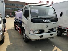 多利卡D6洒水车/喷洒车限时促销中 优惠0.8万