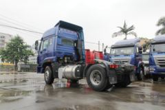 中国重汽 豪瀚J5G重卡 340马力 4X2牵引车(ZZ4185N3613D1)