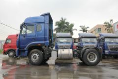 中国重汽 豪瀚J5G重卡 340马力 4X2牵引车(ZZ4185N3613D1)