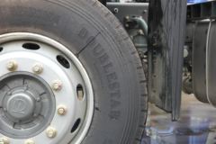 中国重汽 豪瀚J5G重卡 340马力 4X2牵引车(ZZ4185N3613D1)