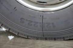 中国重汽 豪瀚J5G重卡 340马力 4X2牵引车(ZZ4185N3613D1)