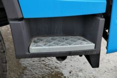 青岛解放 龙V中卡 140马力 4X2 5.8米载货车底盘(CA1100PK2E4A80)