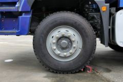 中国重汽 豪瀚J5G重卡 340马力 8X4 9.5米栏板载货车(ZZ1315N4663D1)