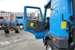 青岛解放 龙V中卡 140马力 4X2 5.8米载货车底盘(CA1100PK2E4A80)