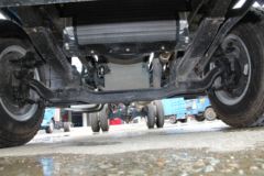 青岛解放 龙V中卡 140马力 4X2 5.8米载货车底盘(CA1100PK2E4A80)