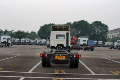 东风柳汽 乘龙M3中卡 190马力 4X2 7.7米单排载货车底盘