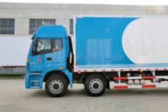 福田 欧曼ETX 6系重卡 245马力 6X2 9.5米厢式载货车(BJ5203XXY-2)