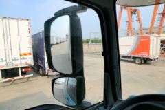 福田 欧曼ETX 6系重卡 245马力 6X2 9.5米厢式载货车(BJ5203XXY-2)
