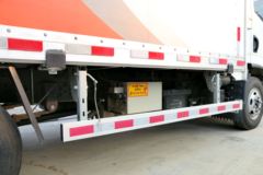 跃进 超越C300-33 125马力 4.1米单排厢式轻卡(飞翼)(NJ5041XXYZFDCMZ)