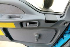 福田 欧曼ETX 6系重卡 245马力 6X2 9.5米厢式载货车(BJ5203XXY-2)