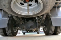 跃进 超越C300-33 125马力 4.1米单排厢式轻卡(飞翼)(NJ5041XXYZFDCMZ)