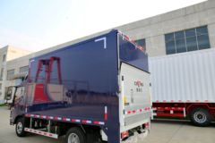 跃进 超越C300-33 125马力 4.1米单排厢式轻卡(德邦蓝 液压尾板)(NJ1041ZFDCMZ) 跃进 超越C300-33 125马力 4.1米单排厢式轻卡(德邦蓝 液压尾板)(NJ1041ZFDCMZ)