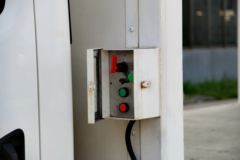 跃进 超越C300-33 125马力 4.1米单排厢式轻卡(飞翼)(NJ5041XXYZFDCMZ)