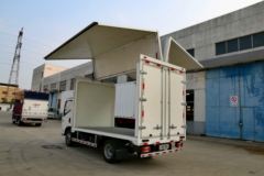 跃进 超越C300-33 125马力 4.1米单排厢式轻卡(飞翼)(NJ5041XXYZFDCMZ)