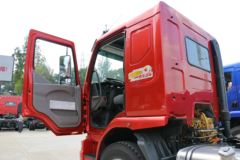 东风柳汽 乘龙M3中卡 160马力 4X2 6.75米栏板载货车底盘(LZ1165M3AA)