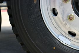 乘龙M3&nbsp;载货车底盘                                                图片