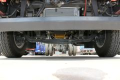 东风柳汽 乘龙M3中卡 160马力 4X2 6.75米栏板载货车底盘(LZ1165M3AA)