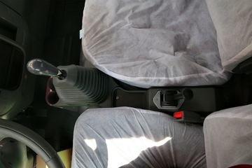 ���� ŷ����3ϵ 118���� 3360��൥���Ῠ����(BJ5049XXY-F6)ͼƬ