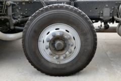 福田 欧曼GTL 6系重卡 310马力 8X4 9.5米载货车底盘(BJ5319CCY-XH)