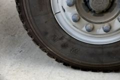 福田 欧曼GTL 6系重卡 310马力 8X4 9.5米载货车底盘(BJ5319CCY-XH)