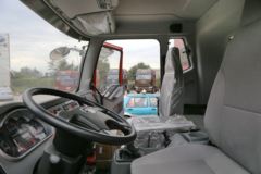 一汽解放 J6L中卡 180马力 4X2 6.8米栏板载货车底盘(CA1160P62K1L3A2E4)